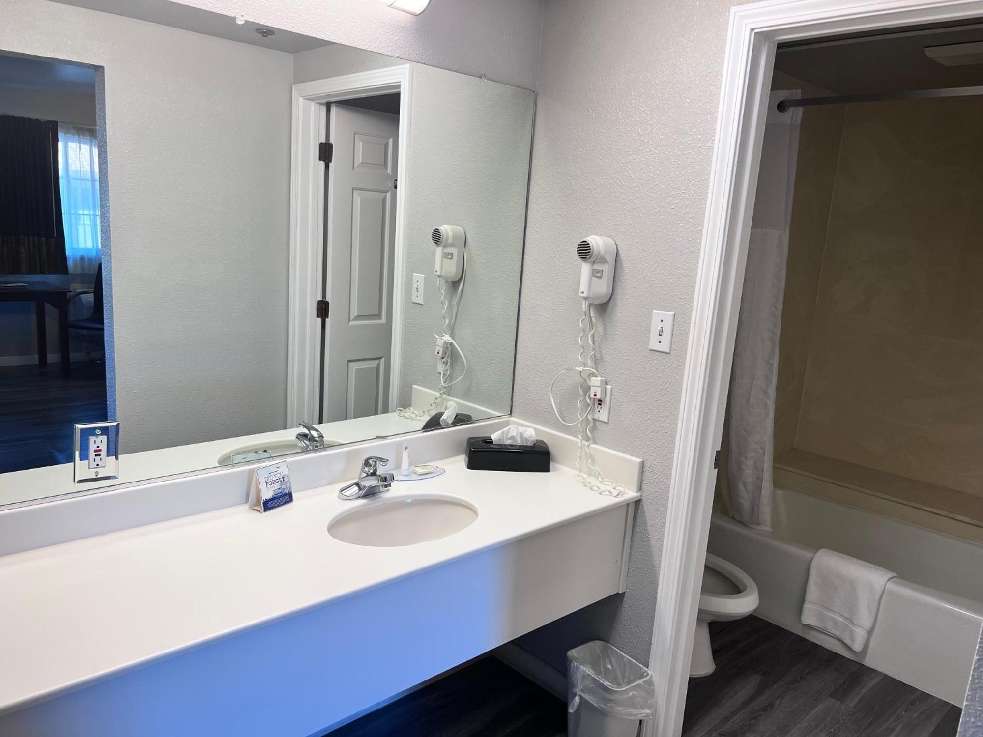 Travelodge By Wyndham Redding Ca Ngoại thất bức ảnh