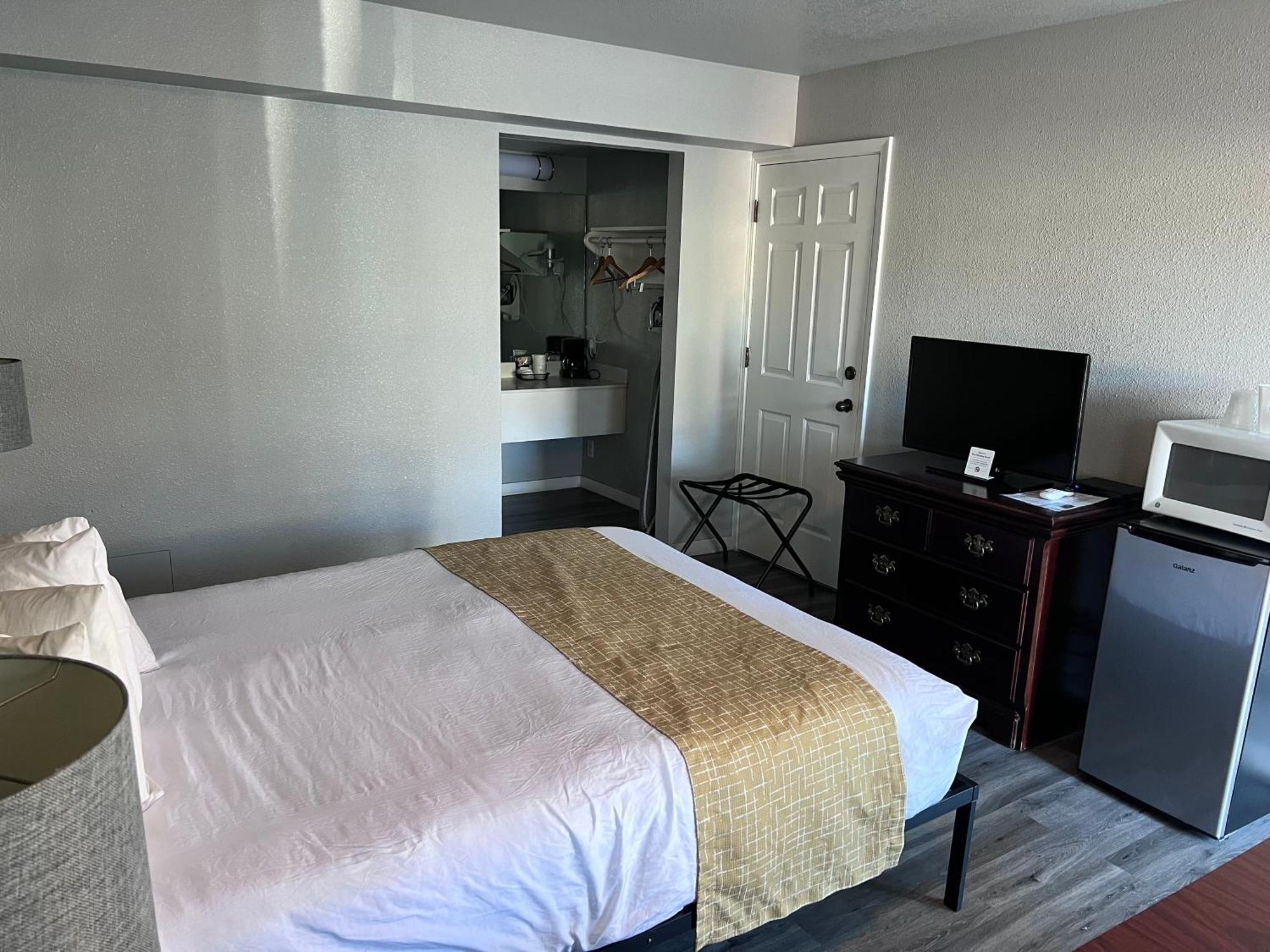 Travelodge By Wyndham Redding Ca Ngoại thất bức ảnh