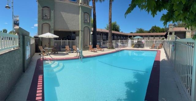 Travelodge By Wyndham Redding Ca Ngoại thất bức ảnh