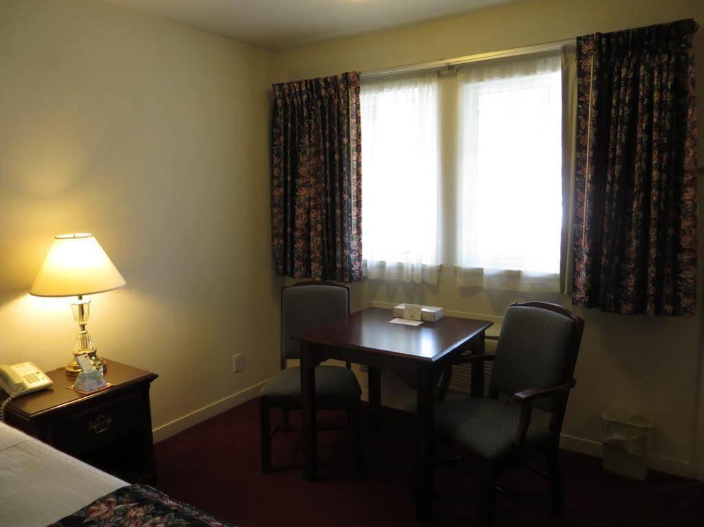Travelodge By Wyndham Redding Ca Ngoại thất bức ảnh